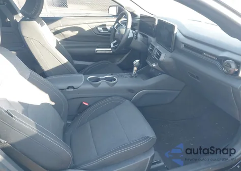 2025 Ford Mustang Ecoboost Fastback z USA, uszkodzony, nr VIN 1FA6P8TH4S5128159